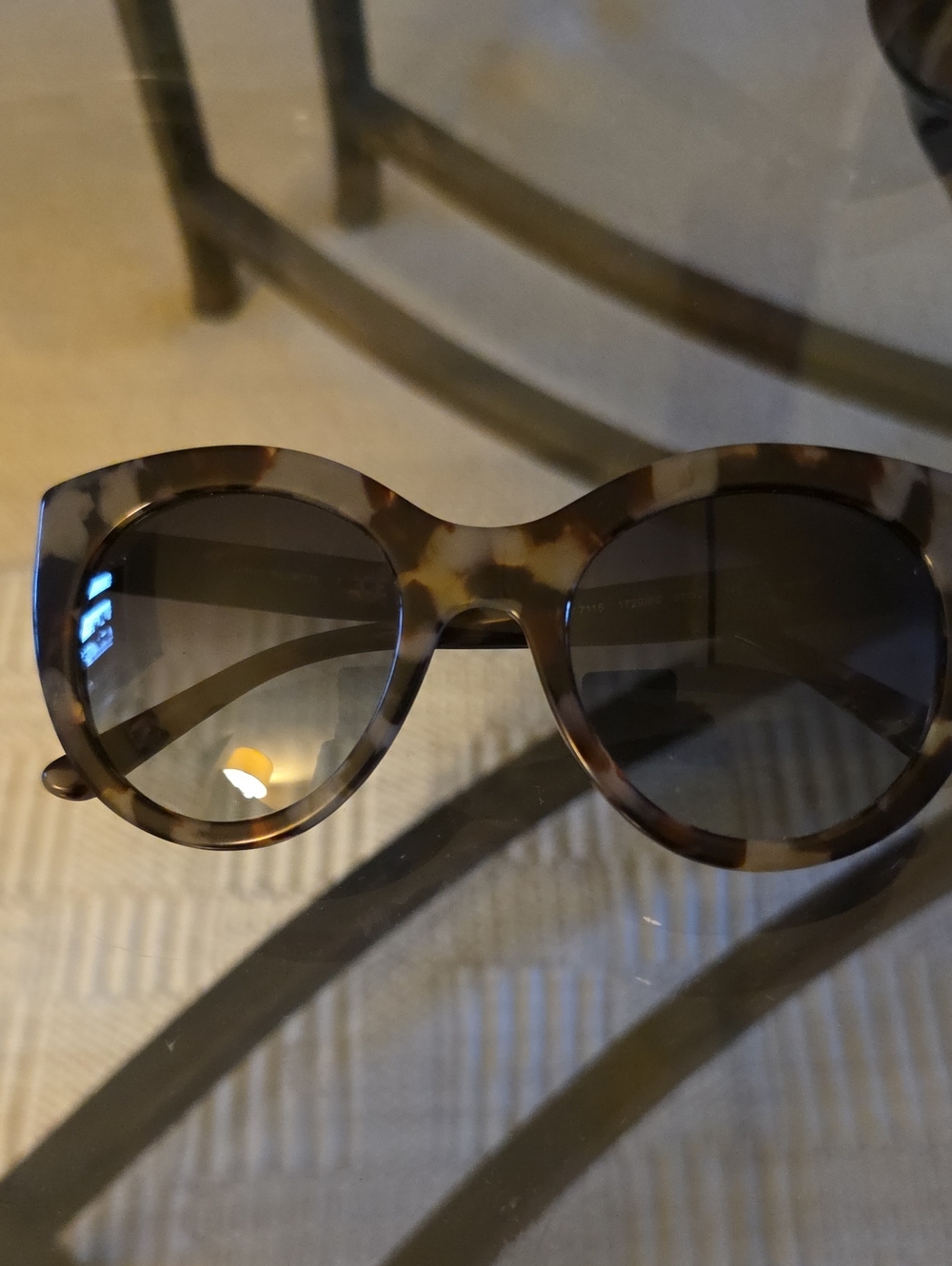Tory Burch Sunglasses Ty7115 Has Scraches